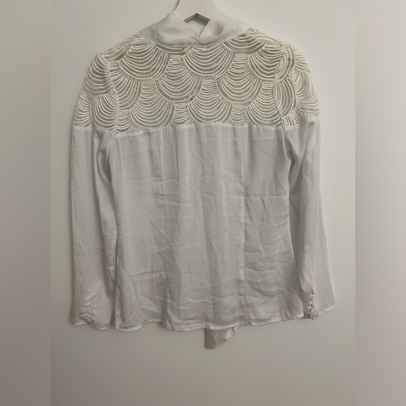 shirt - Picture 3 of 3